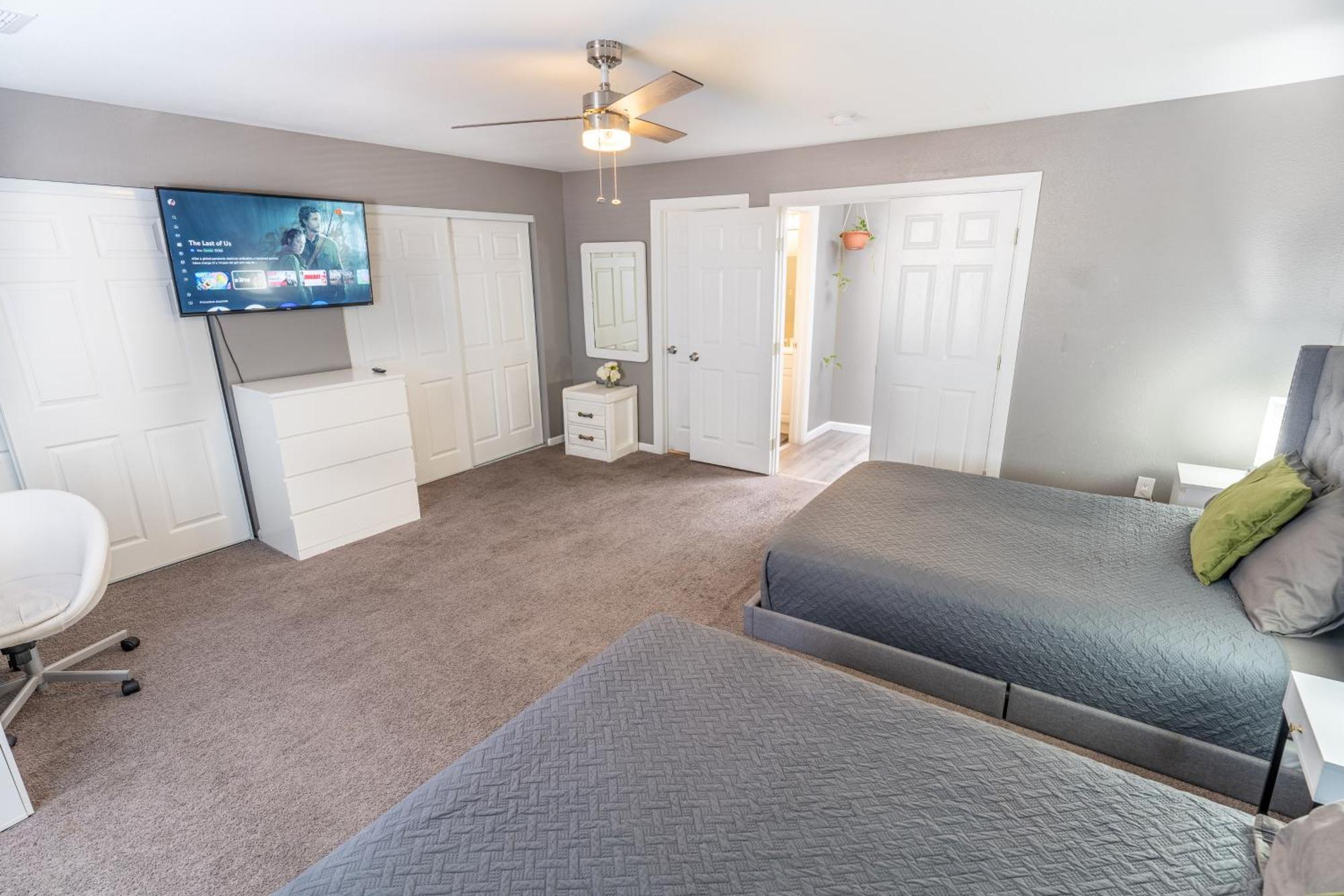 Spacious 2-Bedroom Townhouse With Pool & Private Patio In Central Las Vegas Kültér fotó