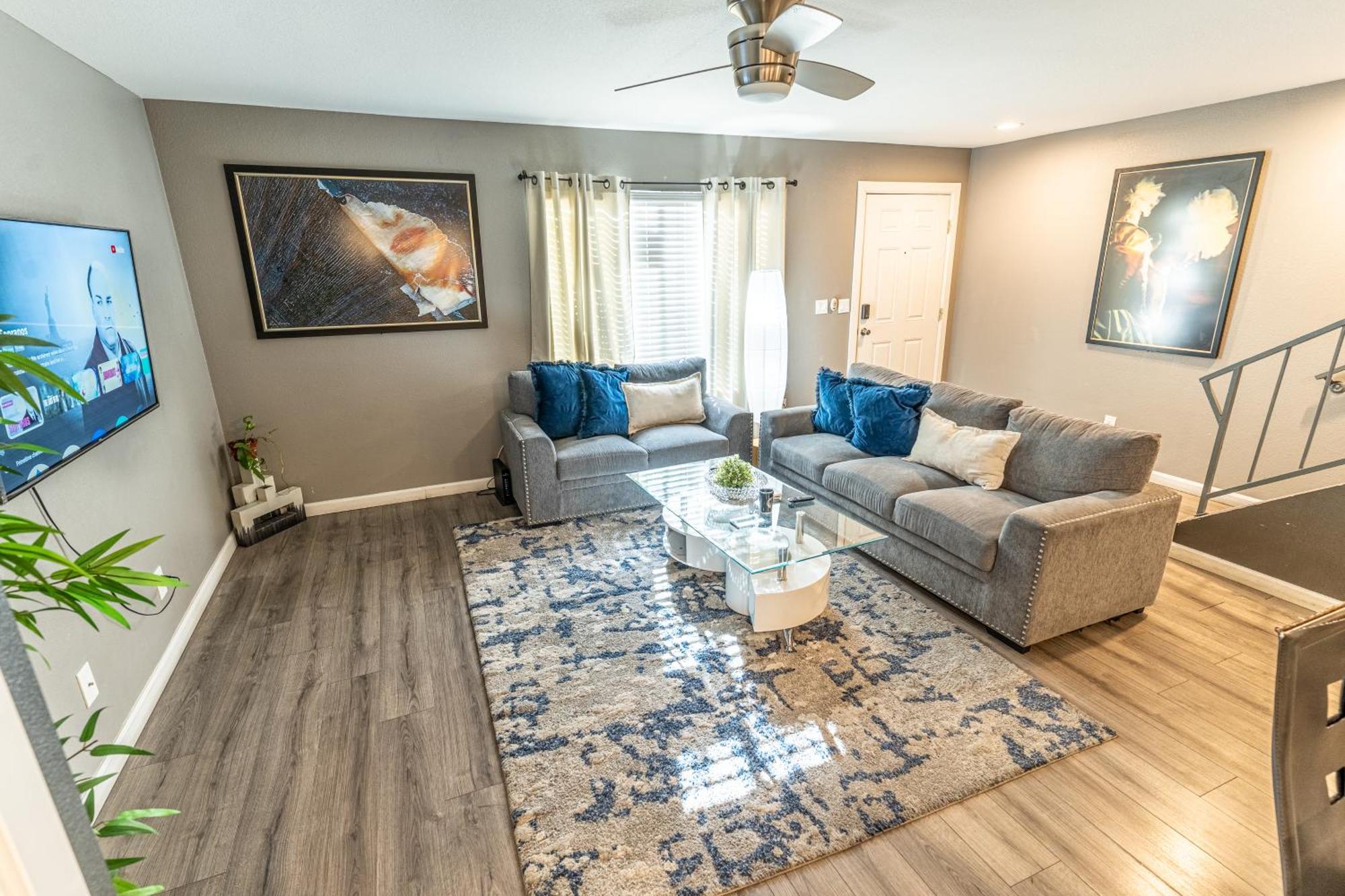 Spacious 2-Bedroom Townhouse With Pool & Private Patio In Central Las Vegas Kültér fotó