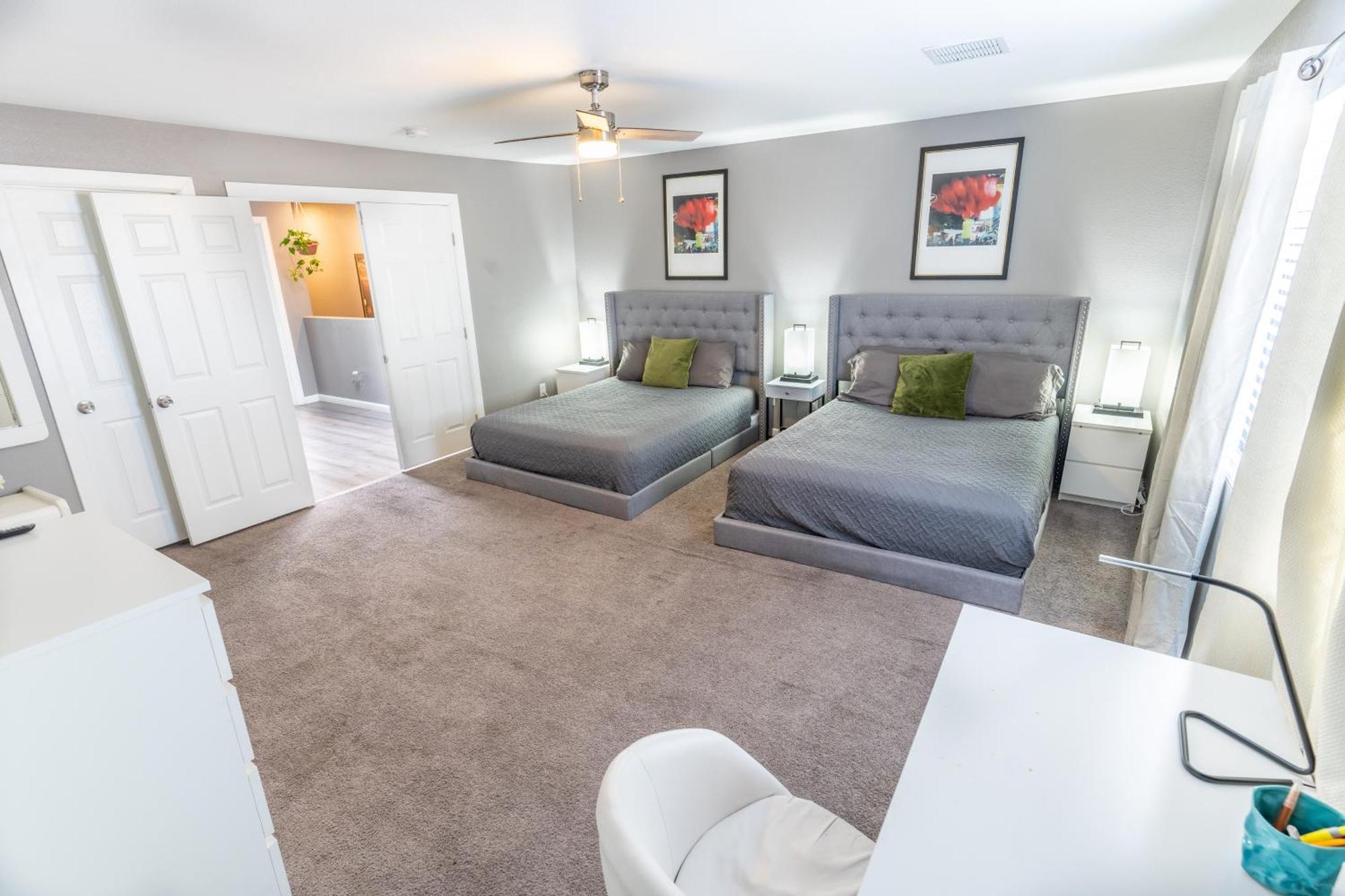 Spacious 2-Bedroom Townhouse With Pool & Private Patio In Central Las Vegas Kültér fotó