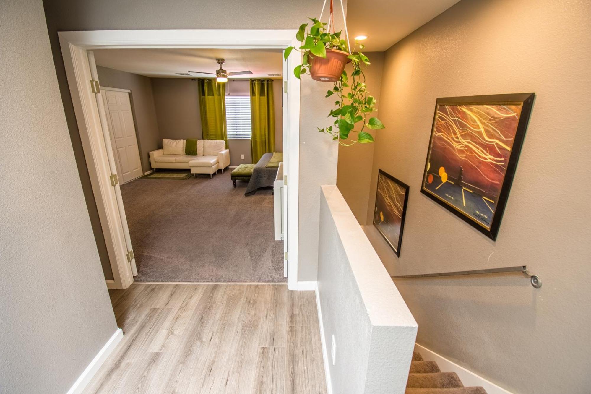 Spacious 2-Bedroom Townhouse With Pool & Private Patio In Central Las Vegas Kültér fotó