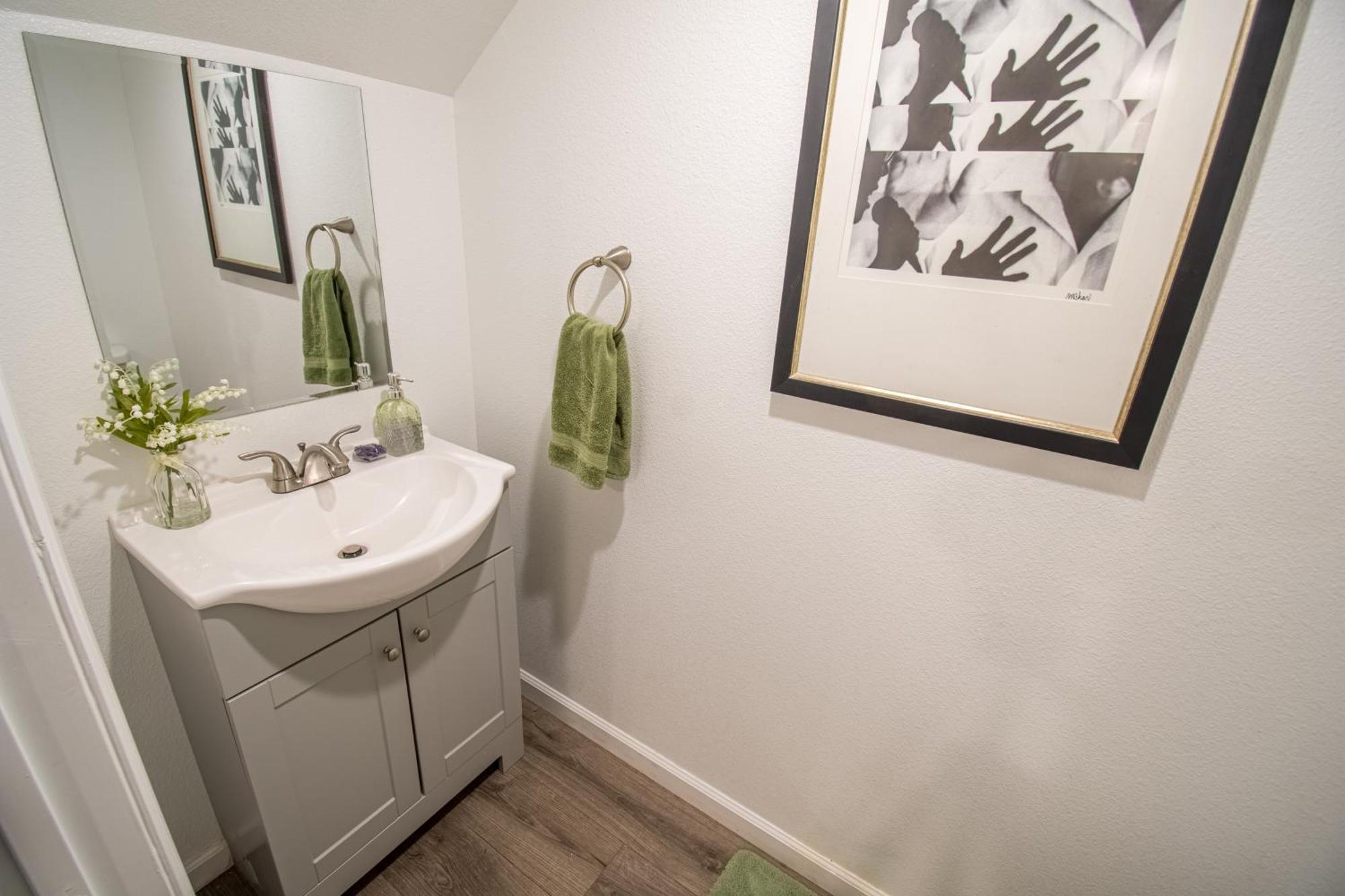 Spacious 2-Bedroom Townhouse With Pool & Private Patio In Central Las Vegas Kültér fotó