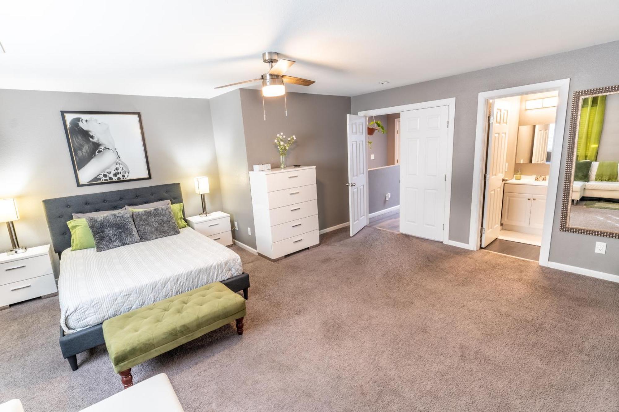 Spacious 2-Bedroom Townhouse With Pool & Private Patio In Central Las Vegas Kültér fotó